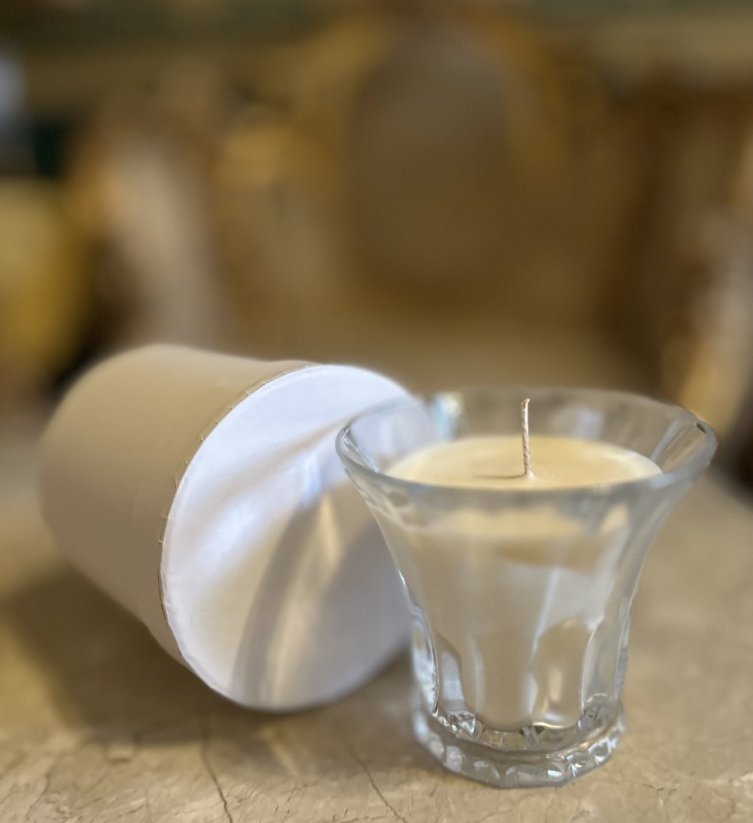 Sójová  luxusní svíčka v dárkové krabičce Blanc Soleil inspirovaná ikonickou vůní