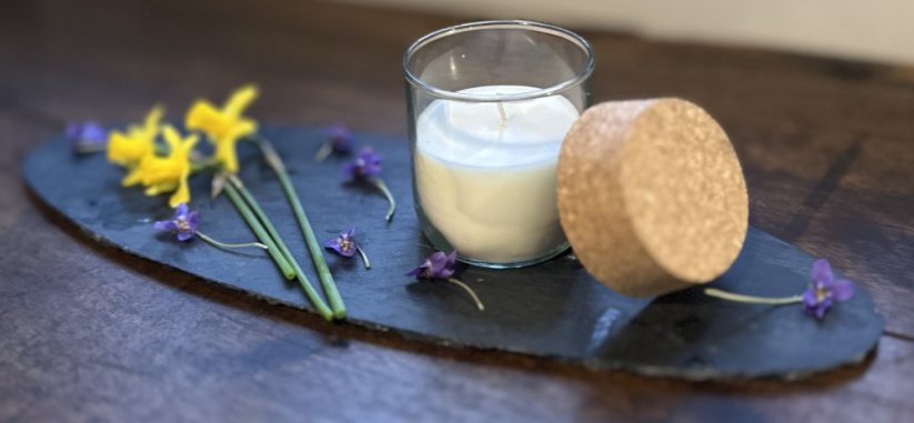 Sójová udržitelná svíčka s korkovým uzávěrem Jarní pohlazení