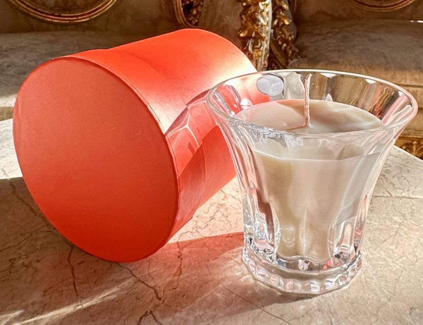 Sójová  luxusní svíčka v dárkové krabičce Sí Eleganza inspirovaná ikonickou vůní