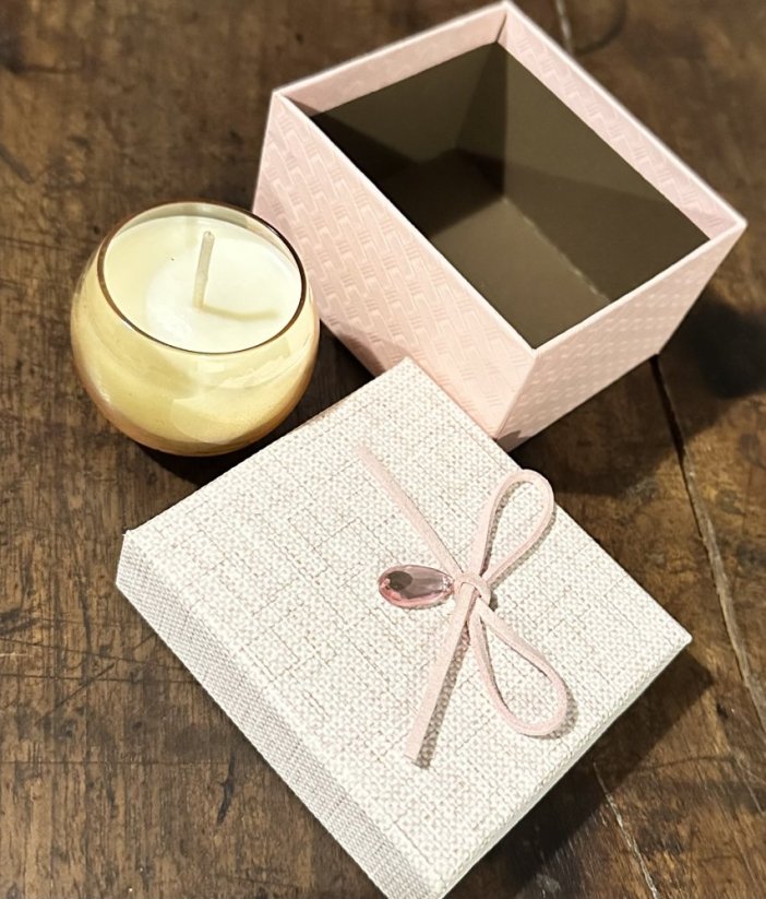 Sójová udržitelná svíčka Sí Eleganza inspirovaná ikonickou vůní