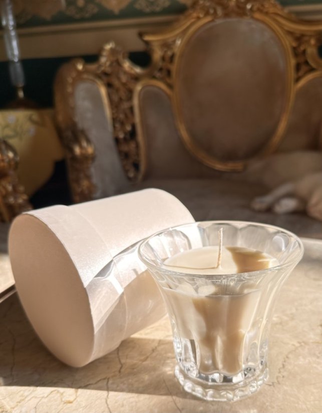 Sójová  luxusní svíčka v dárkové krabičce Fleur de Chloé inspirovaná ikonickou vůní