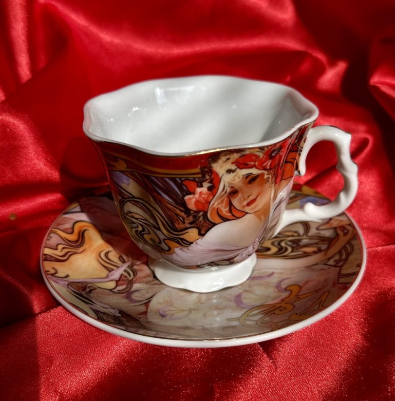 Porcelánový šálek Alfons Mucha Máky