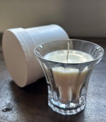 Sójová luxusní svíčka v dárkové krabičce Fleur de Chloé inspirovaná ikonickou vůní