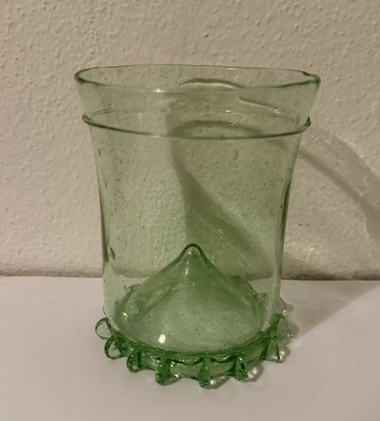 Historické sklo - Číše s trny