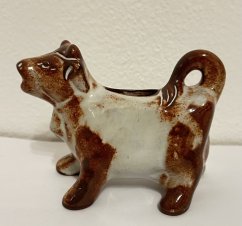 Keramická Kravička na mléko nebo smetanu Med