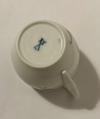 Starožitný porcelánový šálek Míšeň  Růže