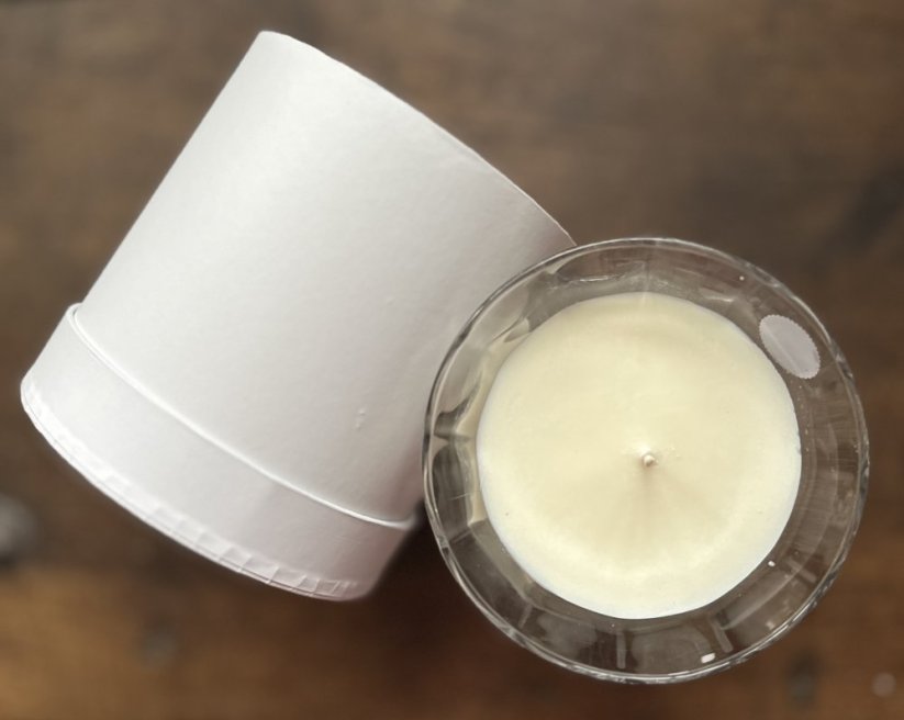 Sójová  luxusní svíčka v dárkové krabičce Blanc Soleil inspirovaná ikonickou vůní