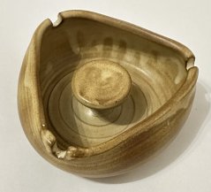 Keramický popelník Trojúhelník Písek s típátkem