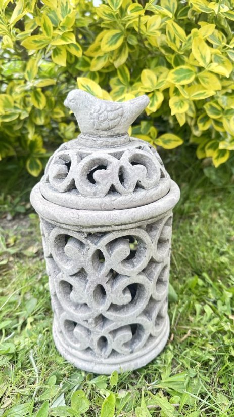 Betonová lampa s ptáčkem