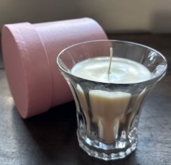 Sójová  luxusní svíčka v dárkové krabičce  La vie est Bellee  inspirovaná ikonickou vůní