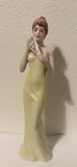 Porcelánová soška Žena s vějířem Dux designer Fuková