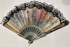 Luxusní vějíř s látkou Růže s poupaty a pomněnky