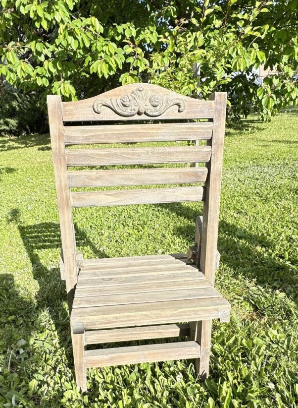 Dřevěný stojan na květiny Dekor