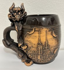 Keramický půllitr Brno Petrov s čertem baňatý
