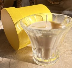 Sójová  luxusní svíčka v dárkové krabičce L'éternité Jadoree inspirovaná ikonickou vůní