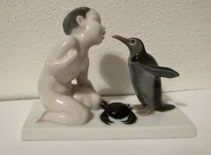 Porcelánová soška Chlapec s tučňákem Rosenthal