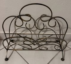 Kovový stojan na noviny Roman