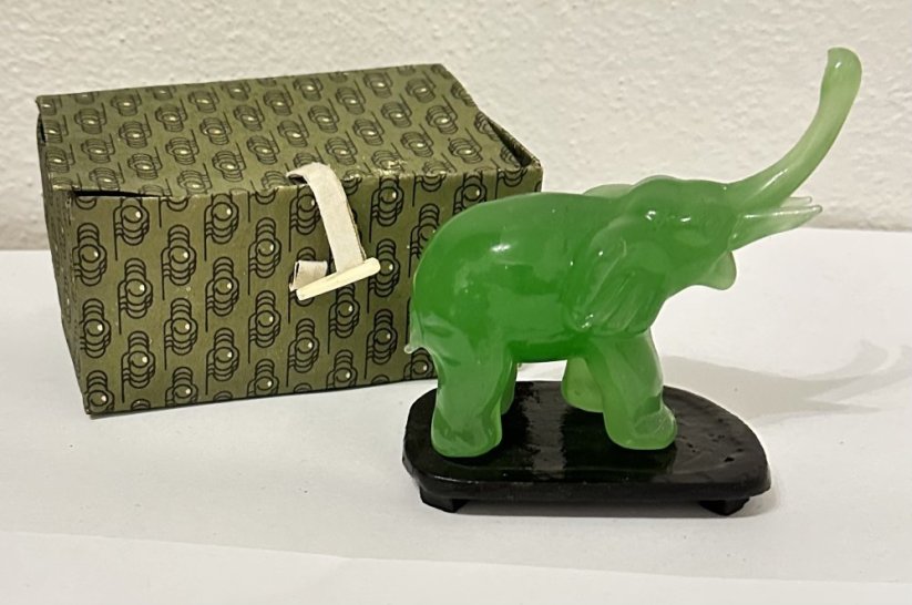 Skleněný slon pro štěstí Zelený L