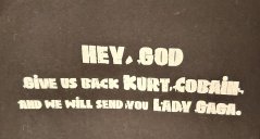 Dánské tričko s potiskem Hey, God WE us back Kurt Cobain