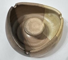 Keramický popelník Trojúhelník s típátkem Poušť