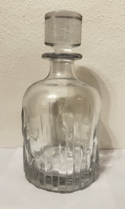 Skleněná karafa Pete