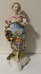Porcelánová  soška Rokoko  Dívka s ovocem