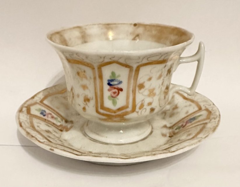 Starožitný porcelánový šálek Biedermeier cca 1830