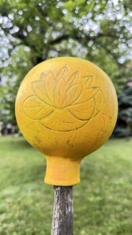 Keramická dekorace na zahradu Plotovka Koule